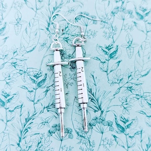 Syringe earrings, statement earrings, statement jewelry, nurse earrings, gothic earrings, nurse gifts, doctor earrings, kawaii jewelry,