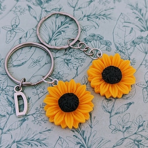 Sunflower keychain, sunflower lover gifts, gardening gifts, gifts for gardeners, friend gifts, gifts for florists, bridesmaid gifts,