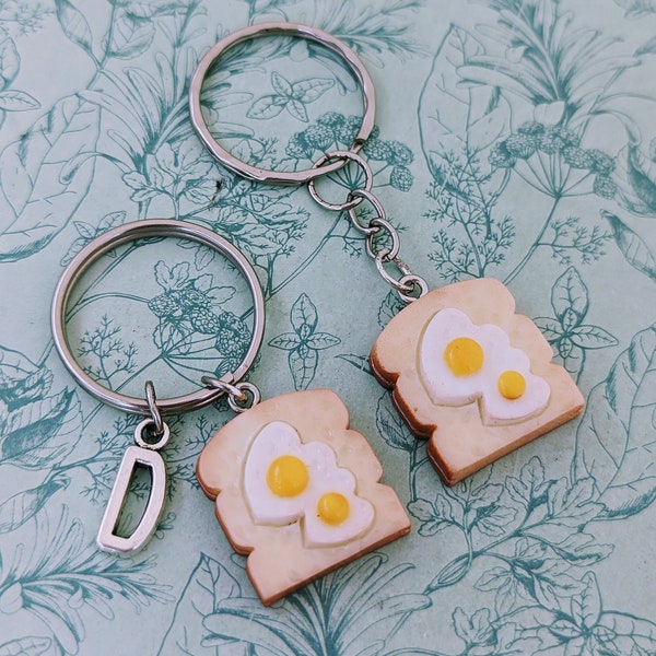 Egg on toast keychain, novelty keychain, novelty gifts, toast keyring, food lover gifts, chef gifts, secret Santa gift, fun keychain,