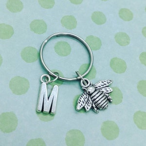 Llavero de abeja, llavero inicial, regalos de abeja, regalos de Pascua, regalos de apicultor, llavero de Pascua, accesorios de bolsa, regalos para ella, regalos personalizados