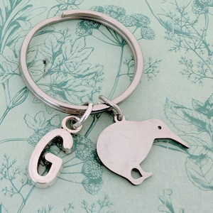 Kiwi bird keyring, kiwi bird lover gifts, kiwi bird themed jewellery, bird watcher gifts, bird themed gifts, personalised keyring birds