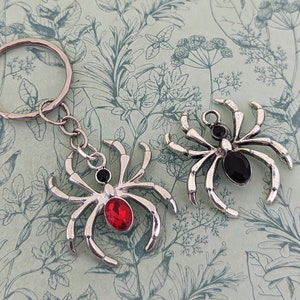 Tarantula keychain, tarantula gifts, spider keychain, spider lover gifts, spider accessories, gothic accessories, gothic keychain,