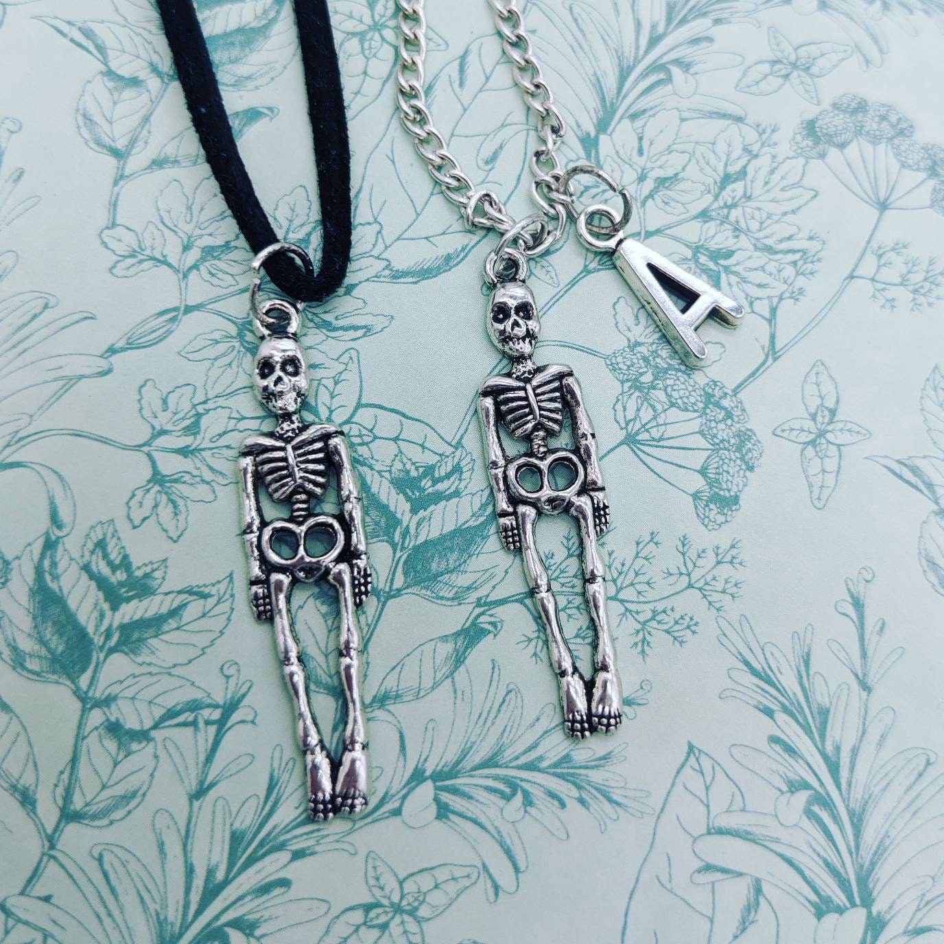 Ganzkörper Skelett Anhänger, Full Body Silver Skeleton Pendant,  handgefertigter hängende Skelett, Halloween-Skelett-Ornamente,  Gothic-Skelett-Schmuck