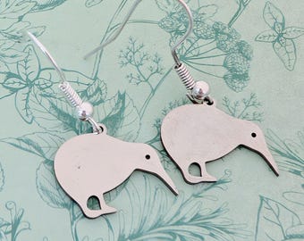 Kiwi bird earrings, kiwi bird lover gifts, kiwi bird inspired jewellery, bird watcher gifts, new Zealand themed gifts, bird themed gifts,