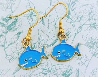 Bonitos pendientes de tiburón, joyas de tiburón, regalos para amantes de los tiburones, temática de tiburones, accesorios de tiburones, regalos de biólogos marinos, regalos de animales marinos,