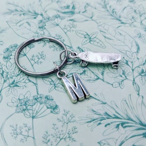 Skateboard keychain, skateboard Keyring, skateboarder gifts, boyfriend gifts, skater gifts, personalised keyring, personalised gifts, bff