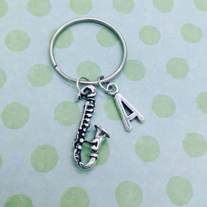 Saxophon Schlüsselring, Saxophonist Geschenke, Musik Schlüsselring, Musik Lehrer Geschenke, Initial Schlüsselbund, Charm Schlüsselring, Geburtstagsgeschenke, Jazz Musik,