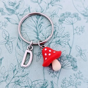 Mushroom keychain, mushroom keyring, mushroom accessories, mushroom bag charm, foodie gifts, vegan keyring, gifts for vegans, nature lovers