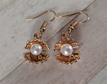 Pendientes de concha, pendientes de sirena, pendientes de perla, rellenos de medias, pendientes de playa, amigo secreto, pendientes de verano, pendientes kawaii,
