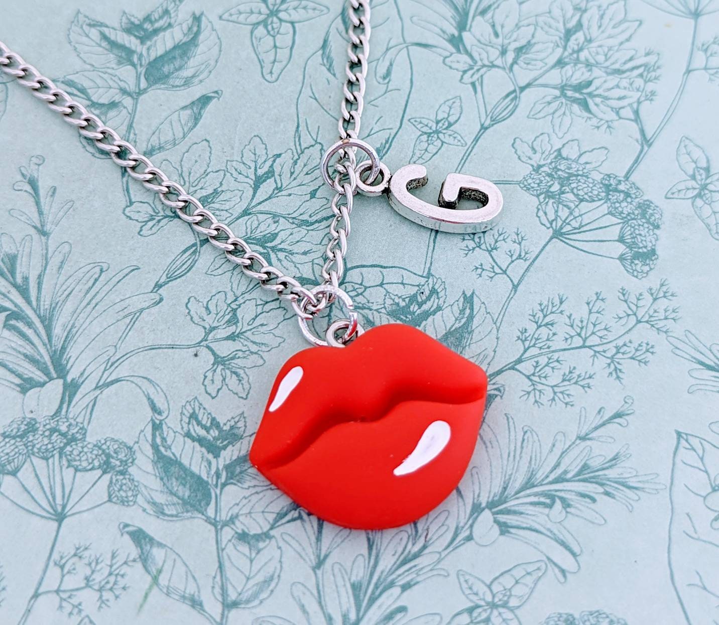 Red lips best sale necklace