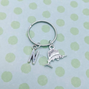 Fisch Schlüsselanhänger, FischLiebhaber Geschenke, Angeln Geschenke, Initial Schlüsselanhänger, Papa Geschenke, Bruder Geschenke, Bff Geschenke, Fisch Schlüsselanhänger, Fischer Geschenke,