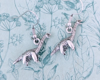 Pendientes del monstruo del lago Ness, pendientes de dinosaurio, joyas de dinosaurios, regalos de viajero, pendientes de plesiosaurio, joyas de plesiosaurio, regalos de Dino