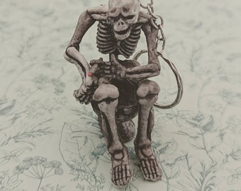 Skeleton keychain, skeleton keyring, gifts for skeleton lovers, gifts for Halloween lovers, Halloween gifts, skeleton accessories,