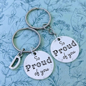 Regalos de graduación, llavero de graduación, regalos de paso, muy orgulloso de ti, regalos de felicitaciones, regalos de maestros, regalos de hija, regalos de boda,