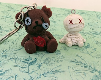 Horror teddy bear keyring, horror lover gifts, horror fan, Halloween mummy keyring, gothic gifts, gothic charm, gothic horror accessories,