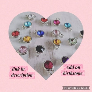 Pu&ograve; includere: Assortimento di ciondoli di pietre di nascita in cristallo colorati con montature in argento. Aggiungi una pietra di nascita. Link nella descrizione.