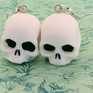 White skull earrings, gothic skull jewellery, skull lover gifts, gothic skull themed, skeleton skull earrings, grunge jewellery,