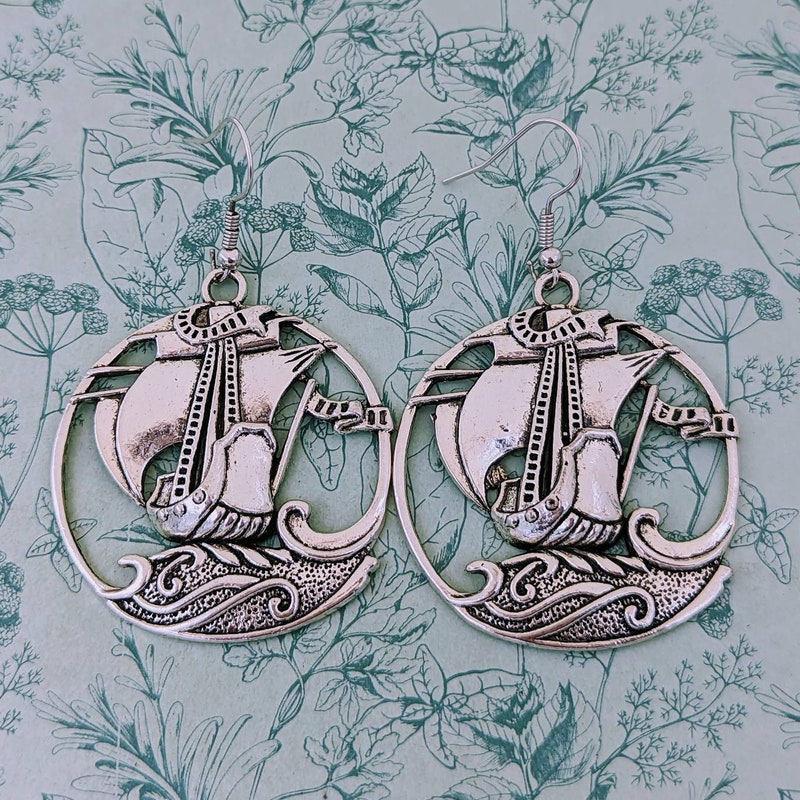 BY THE SHORE EARRINGS, AEGEAN NAVY main image 0