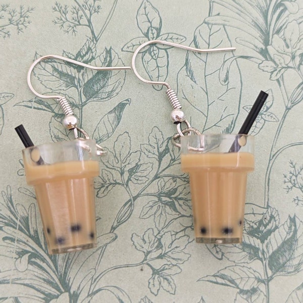 Boucles d’oreilles bubble tea, bijoux bubble tea, cadeaux pour amateurs de thé, boucles d’oreilles nouveauté, bijoux nouveauté, boucles d’oreilles barista, cadeaux pour un barista,