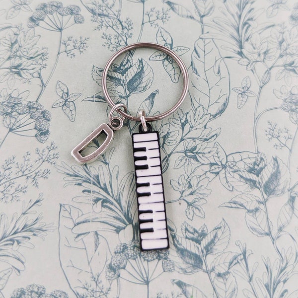 Piano player keychain, piano player gifts, piano Keyring, personalised pianist gifts, musician gift, music inspired, musical inspired,