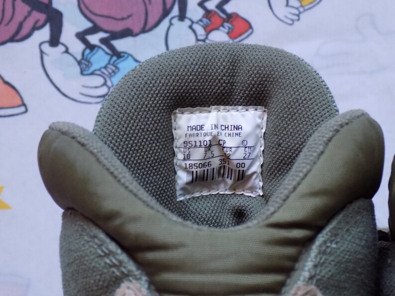 nike hiking boots 1990