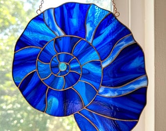 Modèle DIY de vitrail Nautilus pour attrape-soleil coquillage (PDF, PNG, téléchargement numérique Svg)