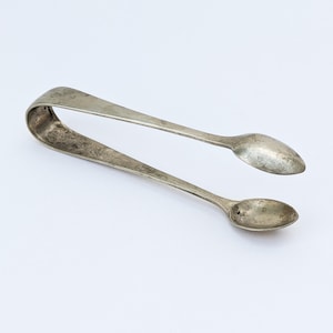 Antique Raeno Sugar Tongs, Electro Silver Plated Sugar Nips, Distressed EPNS Vintage Sugar Droppers, English 1900s Picnic Cutlery, Film Prop