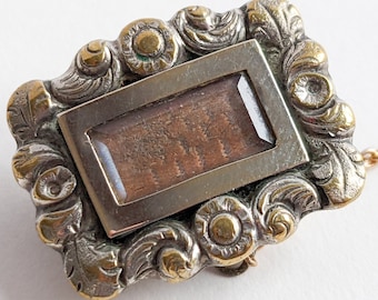 Georgische Memento Mori Haarlocket Brosche, versilberte Trauernadel, 1800er Jahre