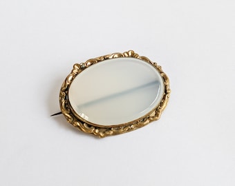 Victorian Banded Agate Brooch, Pinchbeck Scrollwork, 1800s Oval Pin