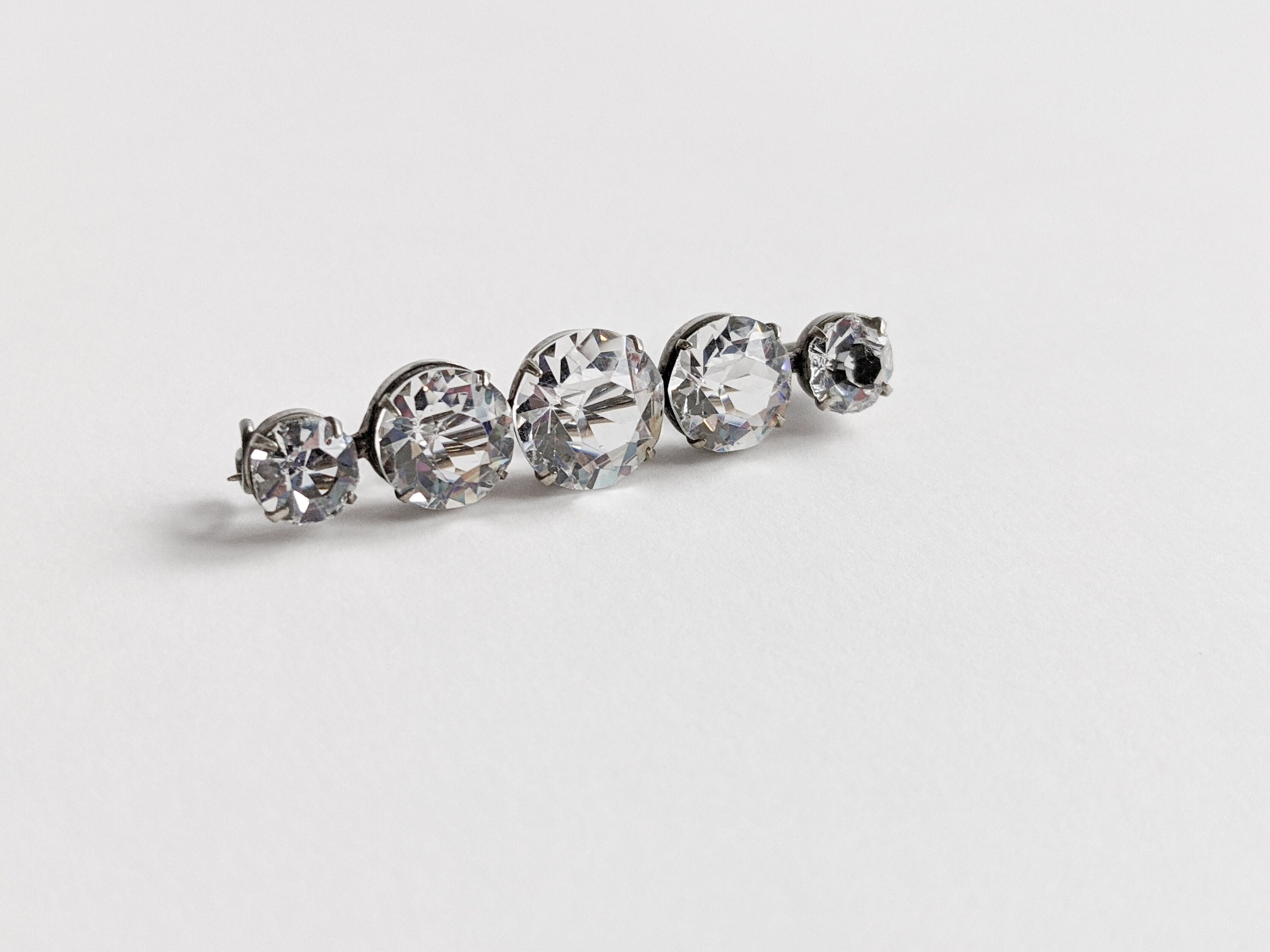 Antique Paste Bar Brooch, Graduated, Cushion Cut Round Claw Set Colourless Sparkly Glass Stones, 1900s Early 20th C, Unisex Formal Jewellery