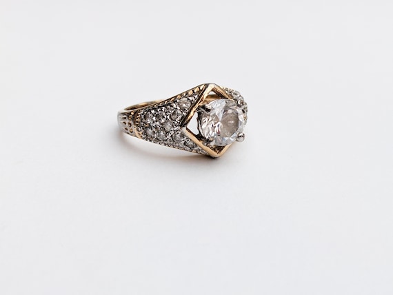 Vintage Edco Cocktail Ring, Gold Tone Glass Solitaire, UK P