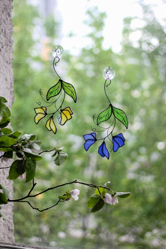 スイートピーのイラリゼーション、ステンドグラスの小枝スイートピー