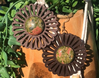 flower power, groovy wooden flower earring with gorgeous 1"/25mm stones: Unakite, Malachite, Tiger's Eye, Goldstone, Green Adventurine