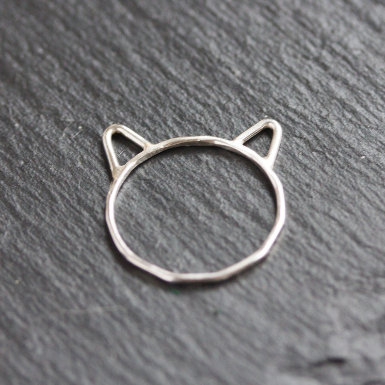 Cat ring Skinny stackable ring, hammered faceted ring, cat person gift image 3