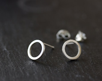 Small circle sterling silver stud earrings - minimal, simple every day earrings
