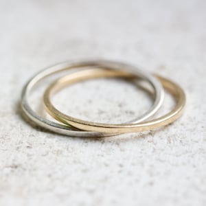 Bagues entrelacées en argent sterling et or 9 carats