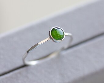 Chrome Diopside - stackable ring with 5mm cabochon, sterling silver or gold