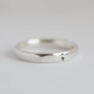 Semicolon ring, comfortable fit, 3mm wide