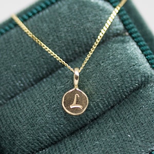 Collar inicial, delicado colgante inicial, oro de 9k, mayúsculas o minúsculas