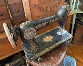 Singer Redeye Sewing Machine, very solid, Great old time look, Just like grandma used