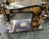 Singer Sewing Machine, very solid, Great old time look, Just like grandma used