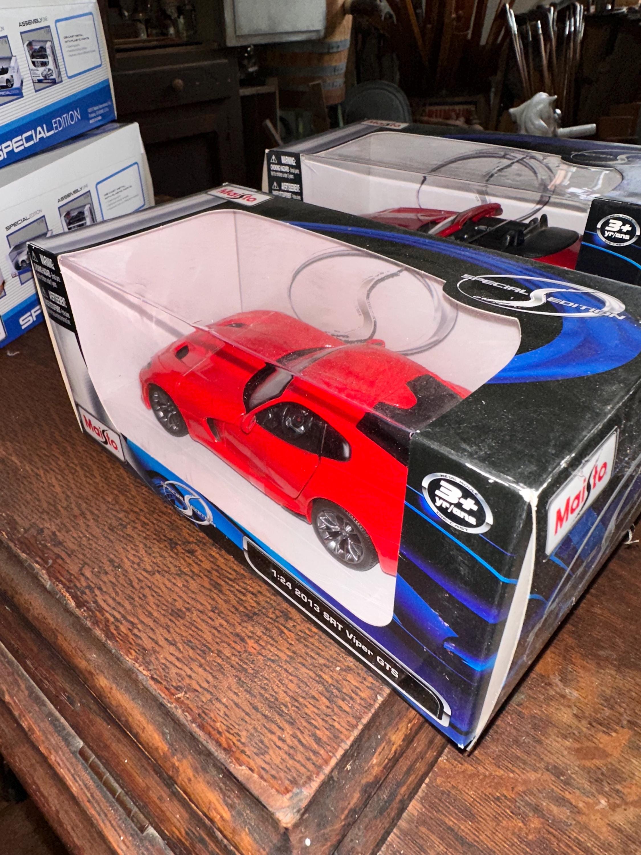 2013 Dodge Viper GTS SRT Red 1/24 Diecast Model Car by Maisto - Etsy