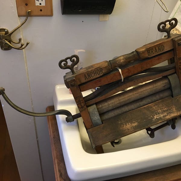 Antique Anchor Brand Hand Crank Clothes Wringer Washer Lovell Mfg.