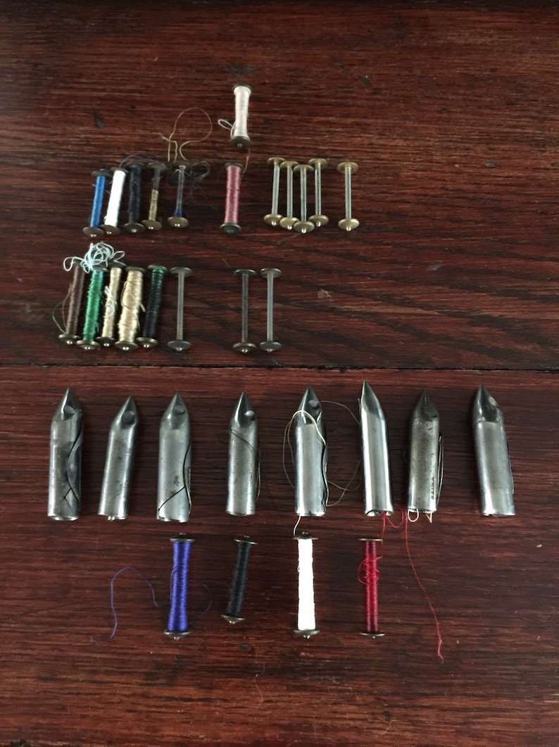 Two Vintage Treadle Sewing Machine Shuttle Bobbins 26mm 28mm Etsy