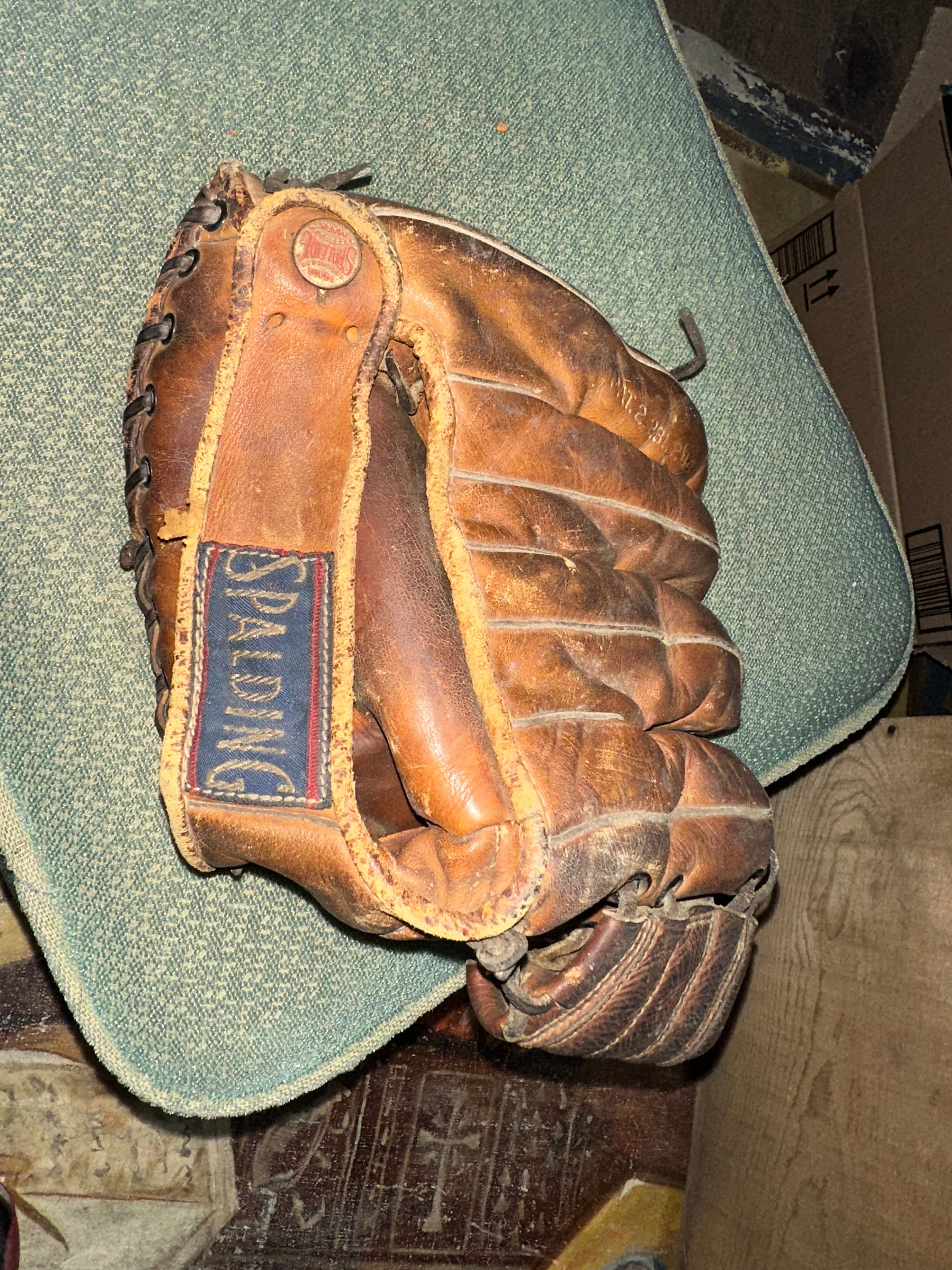 Spalding baseball gloves store vintage