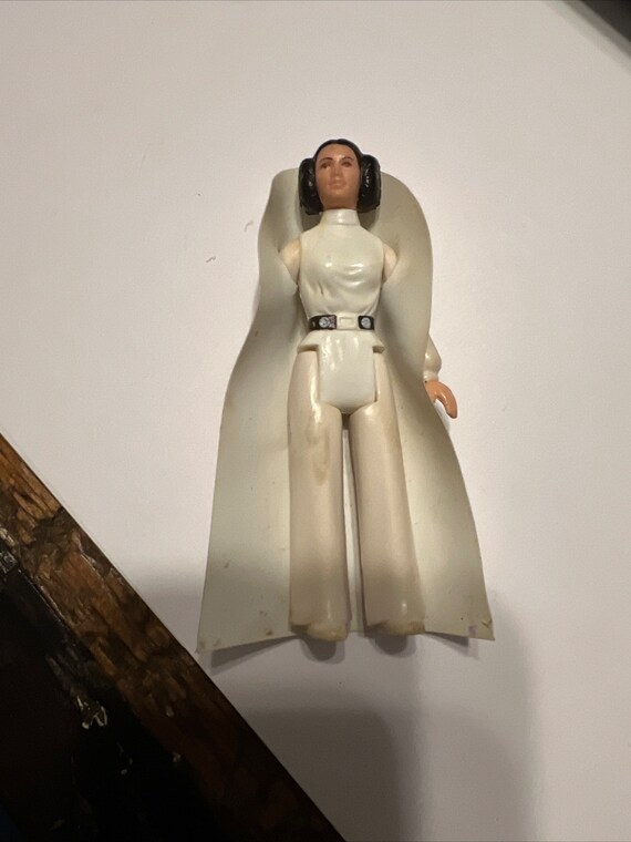 Vintage Star Wars Princess Leia Action Figure & Blaster Weapon