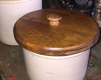 1/2 Gallon Crock with Lid, Very Cool, Listing is for one crock only