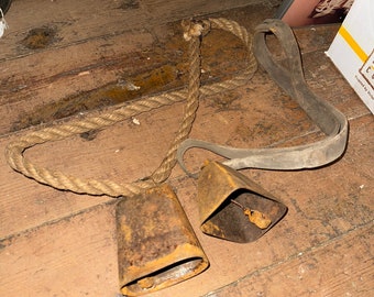 Antique Cow Bell, Metal, Great Patina, Approx 3 1/2, Beautiful