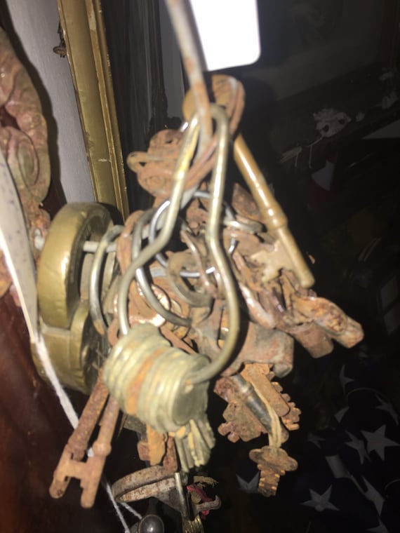 Set of 10 Antique Rusty Keys, Various Types/Style… - image 6