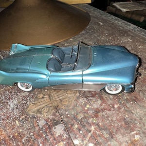 Franklin Mint 1:24 1951 Buick Lesabre Show Car Diecast Model No